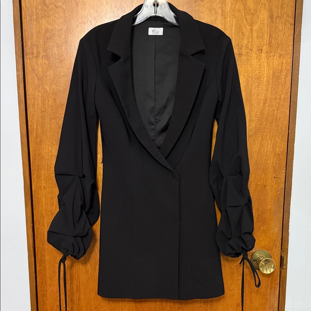 OhPolly Black Ruched Sleeve Blazer -size 0